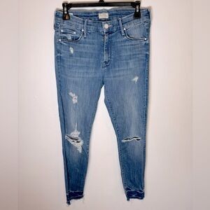 Mother Looker Ankle Fray in Size 28